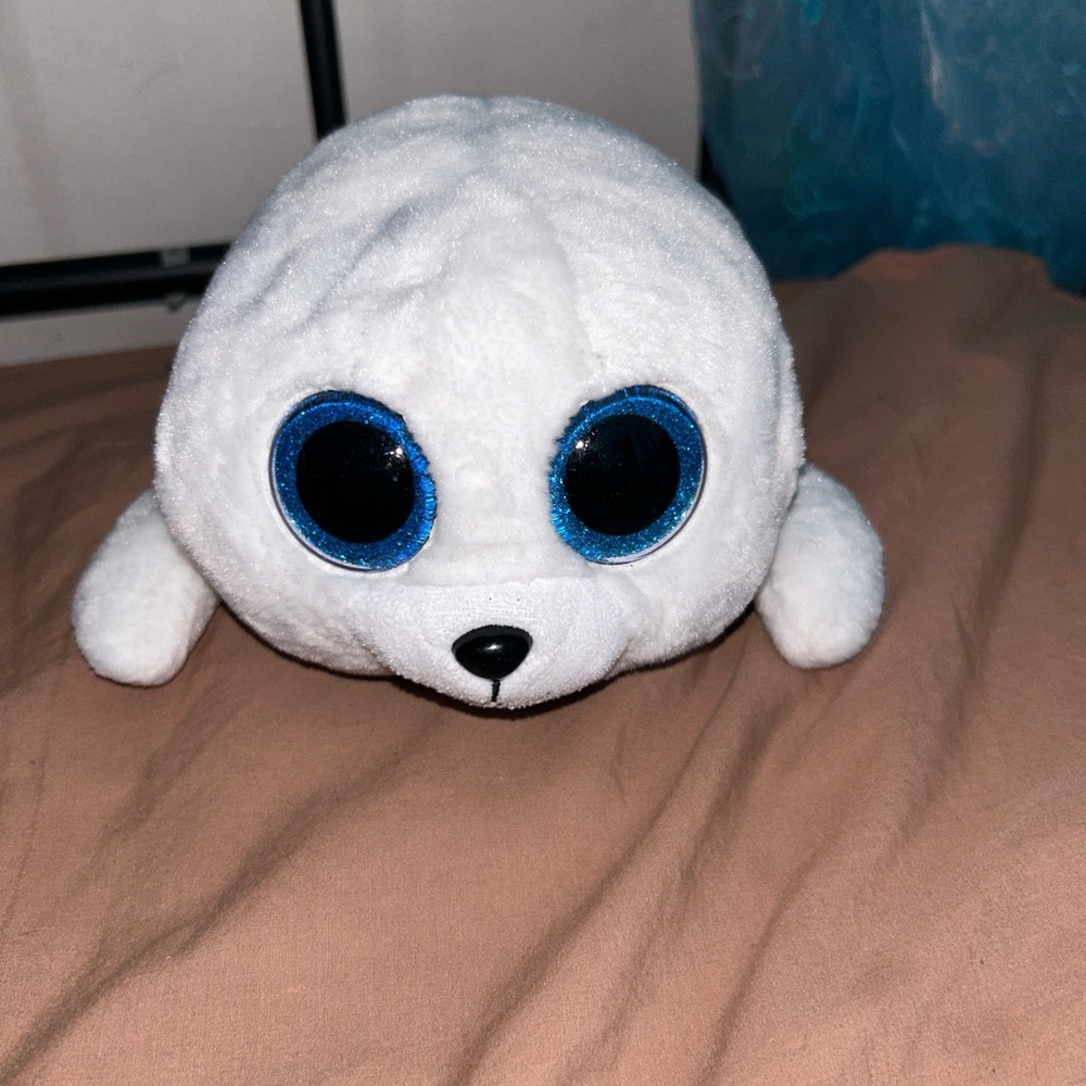 White and blue seal plushy